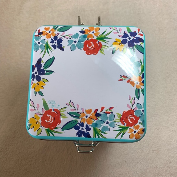 Set of 2 Pioneer Woman Locktop Tins Summer Party - Picture 2 of 4